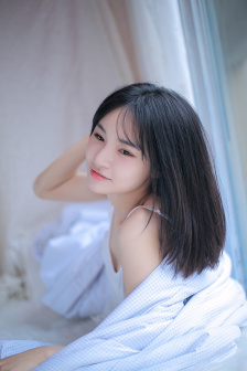 他两个朋友做了我一晚